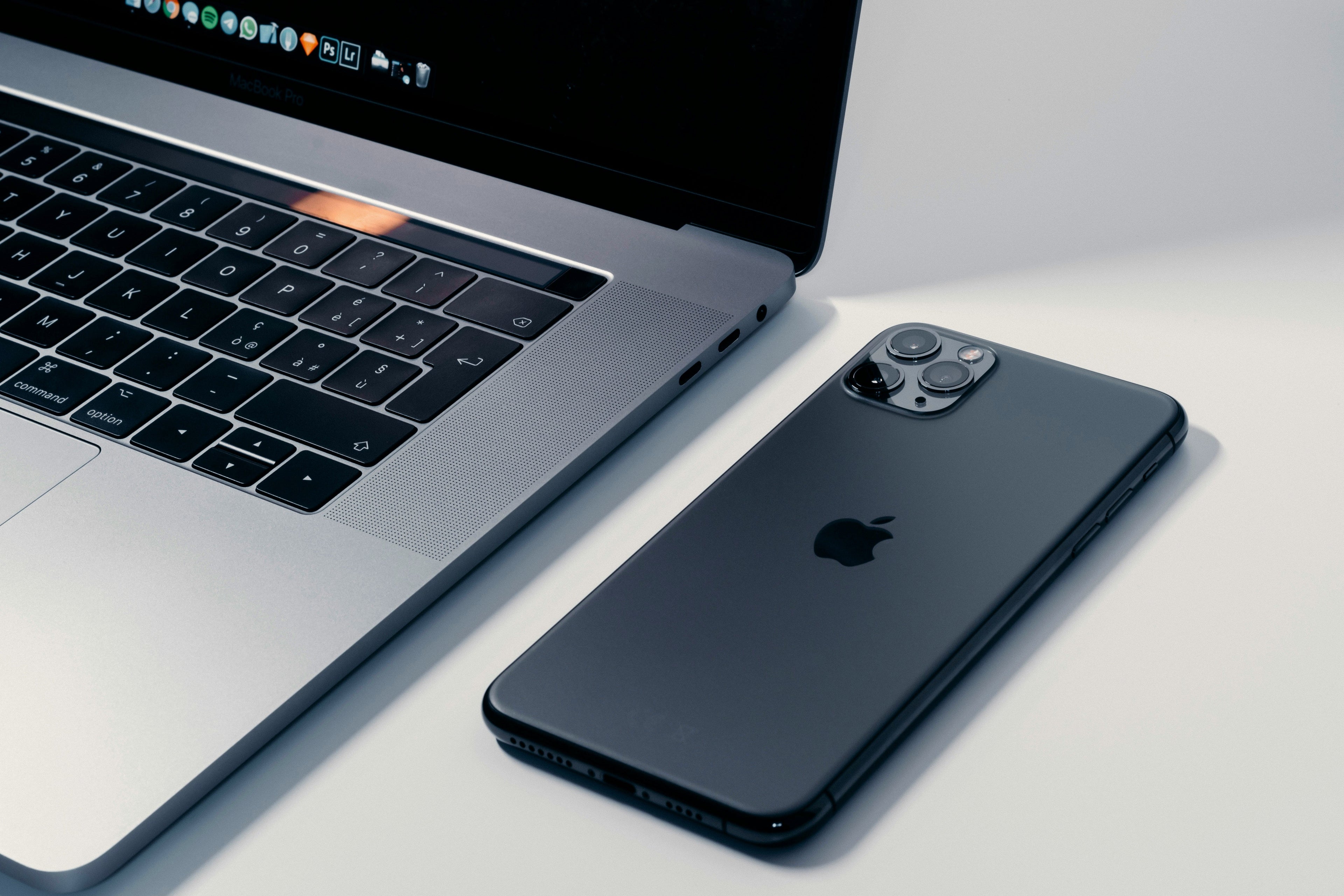 Mobile & Laptops